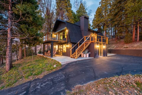 Dogwood Retreat- Family friendly Epic Views House in Shaver Lake