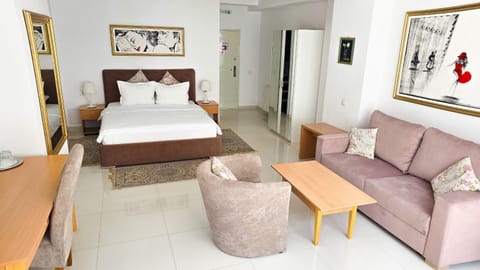 Seating area, Bedroom