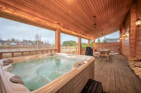 Patio, Hot Tub