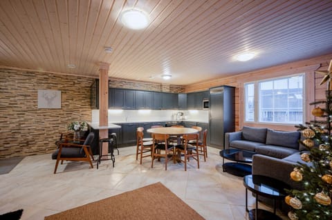 Dining area, kitchen