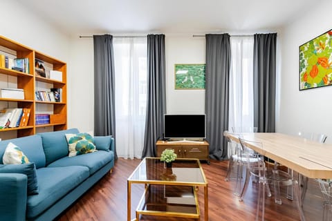 Library, TV and multimedia, Living room, Seating area