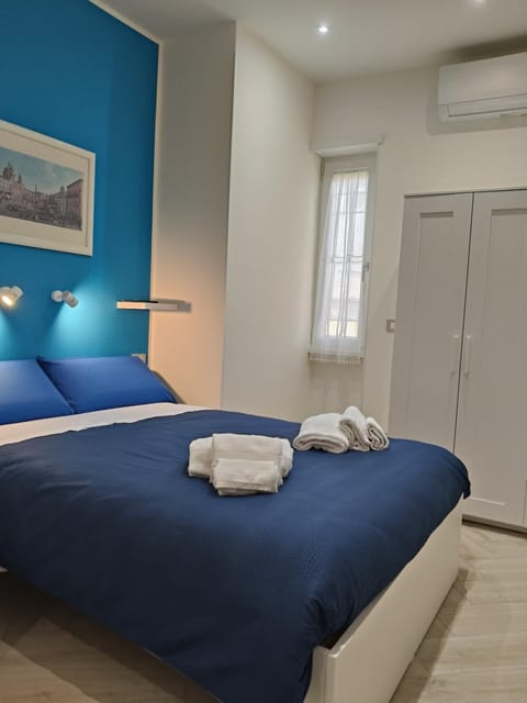 Bed, Photo of the whole room, Bedroom, wardrobe, air conditioner