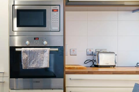 Luxury & Central 2 Bedroom Ormeau Road Apartment Apartment in Belfast