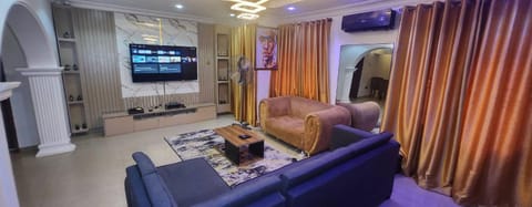 Communal lounge/ TV room, TV and multimedia, Living room