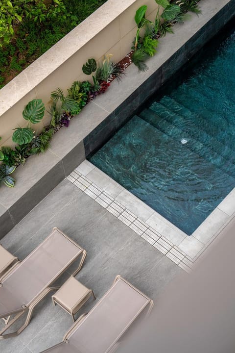 Swimming pool, Swimming pool