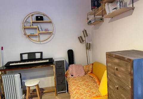 Cozy apartment - quiet and greenery nearby Apartment in Suresnes