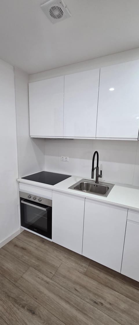 Kitchen or kitchenette, kitchen, kitchen