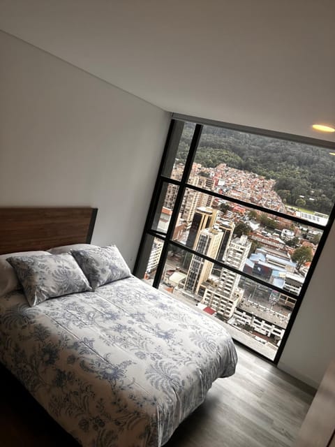 Bedroom, Mountain view