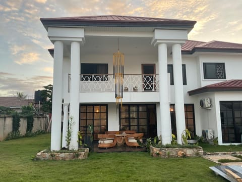 Property building, View (from property/room), Balcony/Terrace