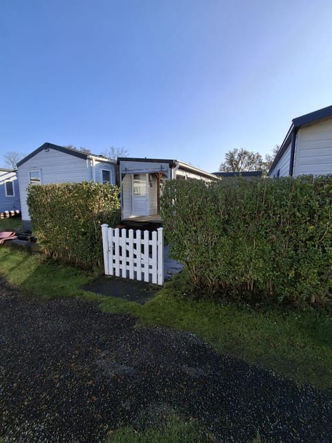 Property building, Facade/entrance, Off site