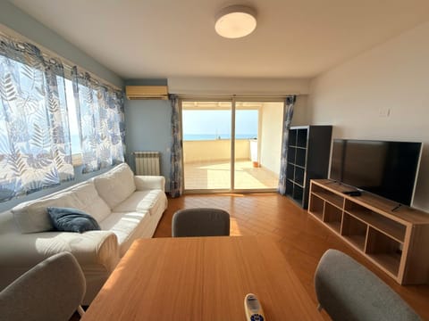 TV and multimedia, Living room, Seating area, Sea view