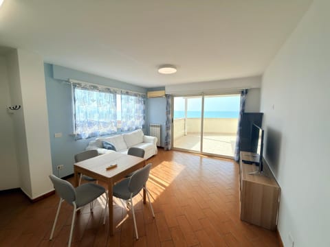 TV and multimedia, Living room, Seating area, Dining area, Sea view