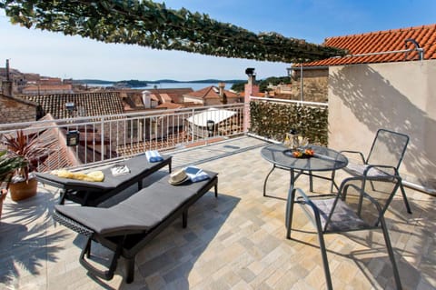 View (from property/room), Balcony/Terrace, Sea view