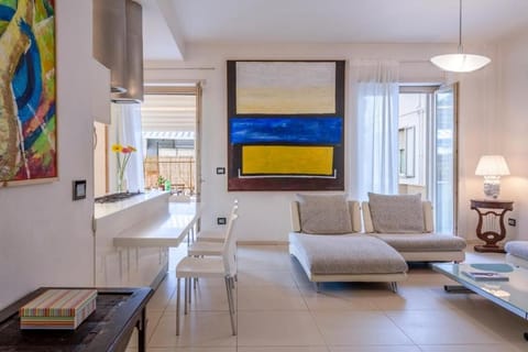 Centro e mare - 2 camere, terrazza e jacuzzi Apartment in Pescara