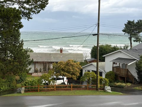 Large ocean view family retreat House in Vancouver Island