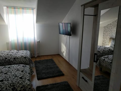 TV and multimedia, Photo of the whole room