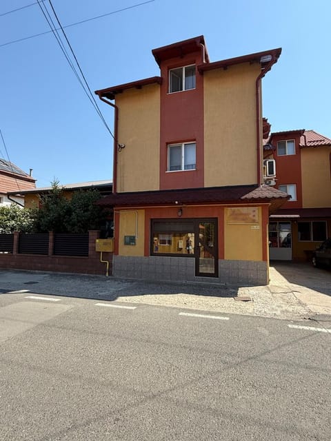 Property building, Street view, Parking