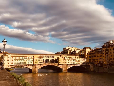 Nearby landmark, City view, River view