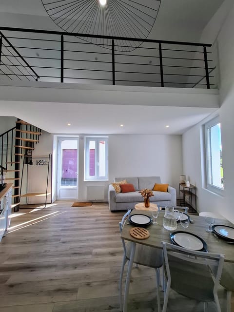 Living room, Seating area, Dining area