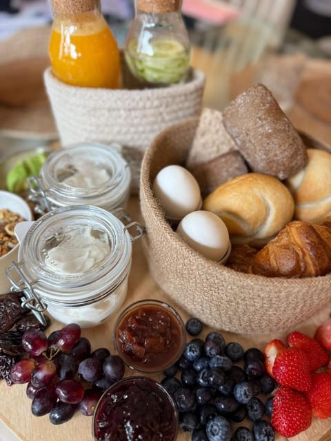 Breakfast, Continental breakfast