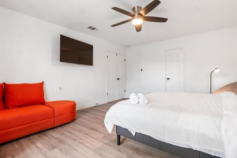 Renovated Austin 3BR Sleeps 10 Near Domain House in Jollyville