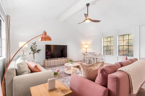 Renovated Austin 3BR Sleeps 10 Near Domain House in Jollyville