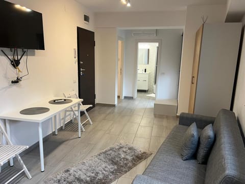 Communal lounge/ TV room, TV and multimedia, Living room
