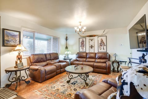 Horse-Friendly Ranch Retreat in Wickenburg! House in Maricopa County