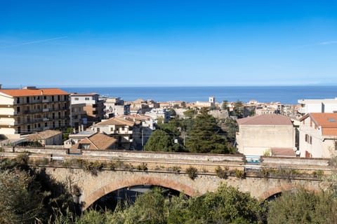 City view, Sea view