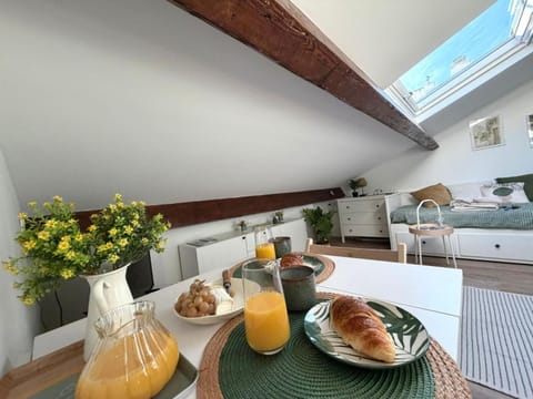 Dining area, Food, Breakfast