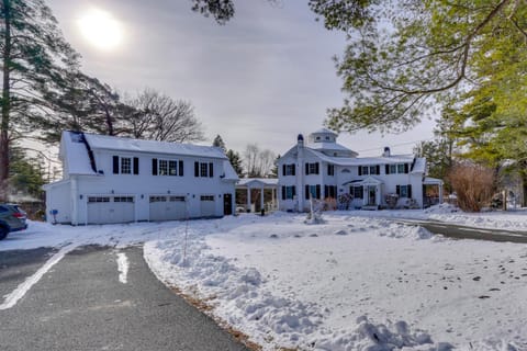 6 Mi to Tanglewood! High-End Lee Apartment Apartment in Lee