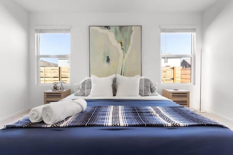 Modern Cozy Home - Gym - Quiet Street - Sleeps 4 House in Kyle