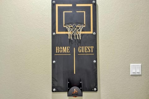 Family Friendly 5BR Mountain Views & Game Room House in Superior