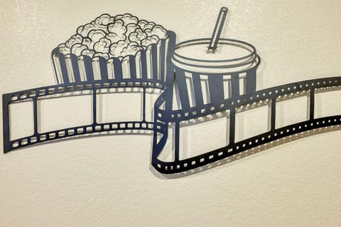 Family Friendly 5BR Mountain Views & Game Room House in Superior