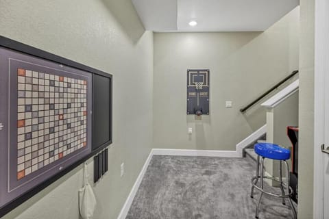 Family Friendly 5BR Mountain Views & Game Room House in Superior