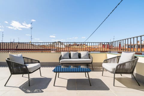 Atico con terraza para 6 personas en madrid rio de alquiler temporal Apartment in Madrid