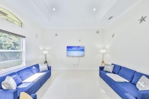 Supremacy Villa STR-6110 House in Hollywood