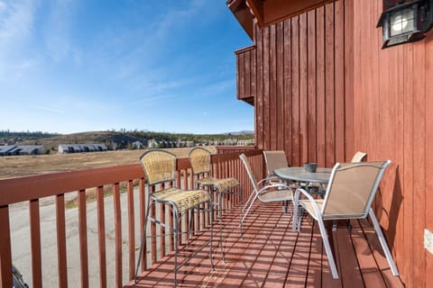 Property building, Balcony/Terrace, Seating area, furniture