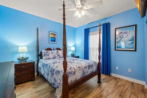 Flamingo House on 2nd Apartment in Cedar Key