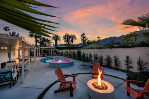 Mountain view, Pool view, Swimming pool