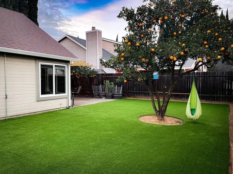 Orange Blossom Bungalow House in Vacaville