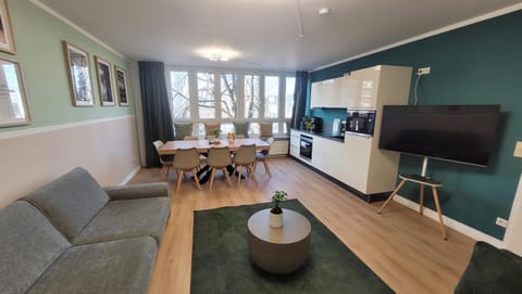 Communal lounge/ TV room, Kitchen or kitchenette, Seating area