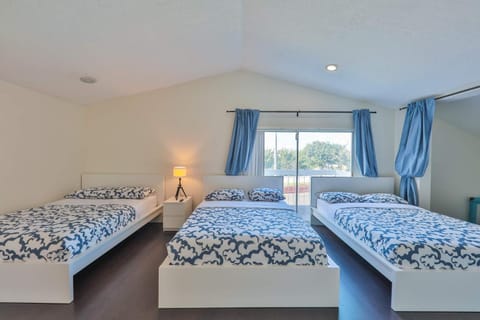 Miami Heat Villa 6BR Retreat House in Ives Estates