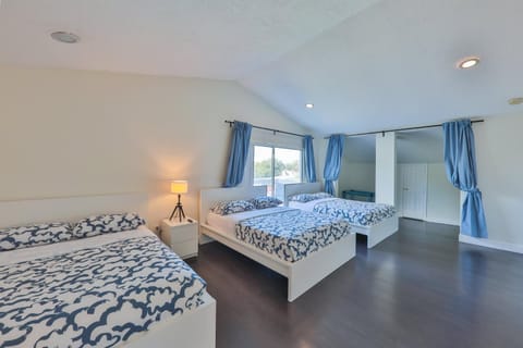 Miami Heat Villa 6BR Retreat House in Ives Estates