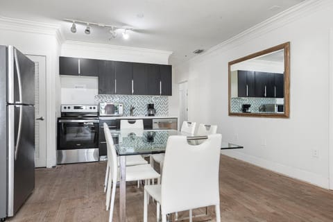 Art Deco Ocean Drive Suites Apartment in Flamingo Lummus