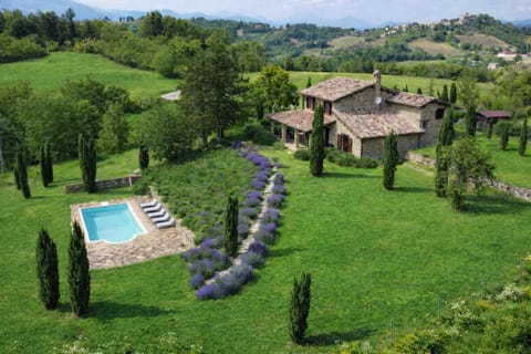 Property building, Nearby landmark, Spring, Day, Natural landscape, Summer, Garden, Balcony/Terrace, Balcony/Terrace, Garden view, Landmark view, Landmark view, Mountain view, Pool view, Swimming pool, Seasons, sunbed