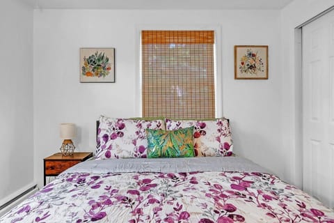 4 Bedroom House Near Bristol Center House in Bristol