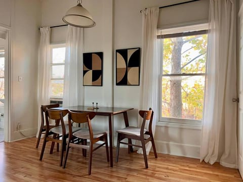 Downtown 2 Bedroom - Walk to Beale Street & FedEx Forum Apartment in Memphis