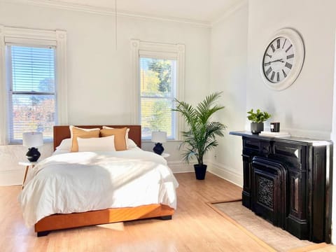 Downtown 2 Bedroom - Walk to Beale Street & FedEx Forum Apartment in Memphis