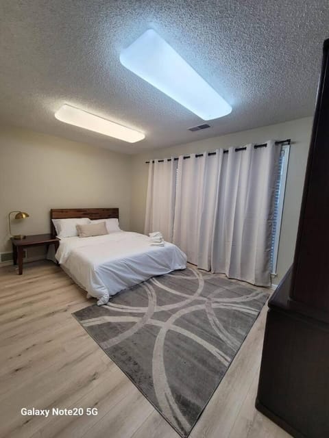 Historic home walk to Convention Center & St Jude House in Memphis